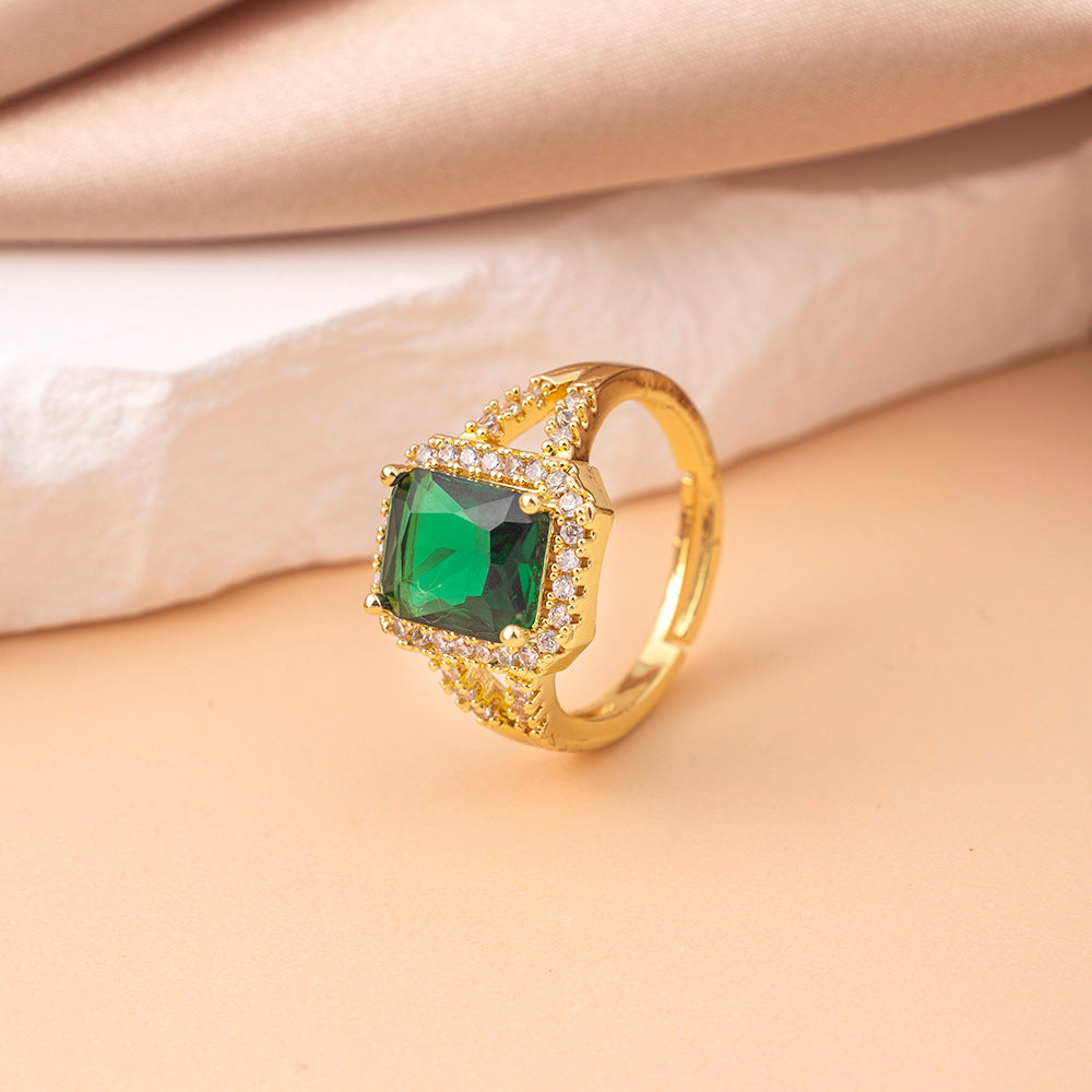 High-end Retro Emerald Luxury Colored Gems Ring