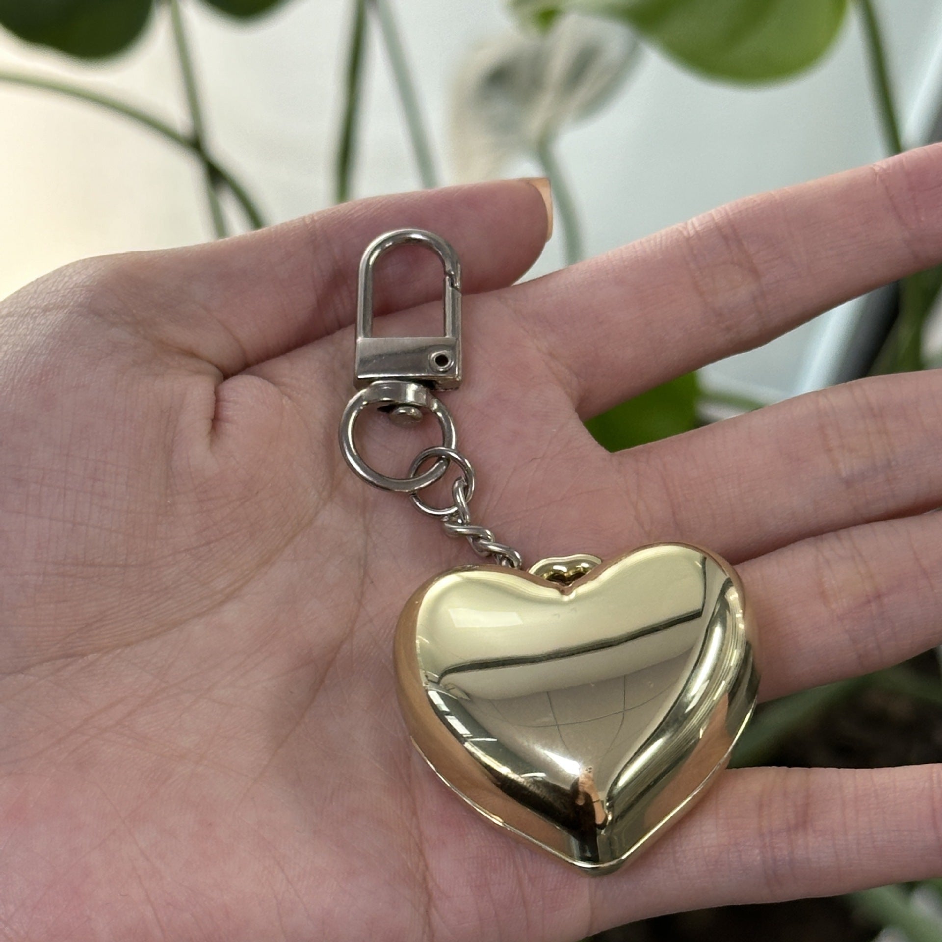 Makeup Blue White Heart Shape Key Chain New