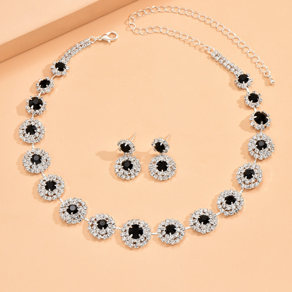 Popular Luxury Round Rhinestone Quartz Necklace And Earring Suit