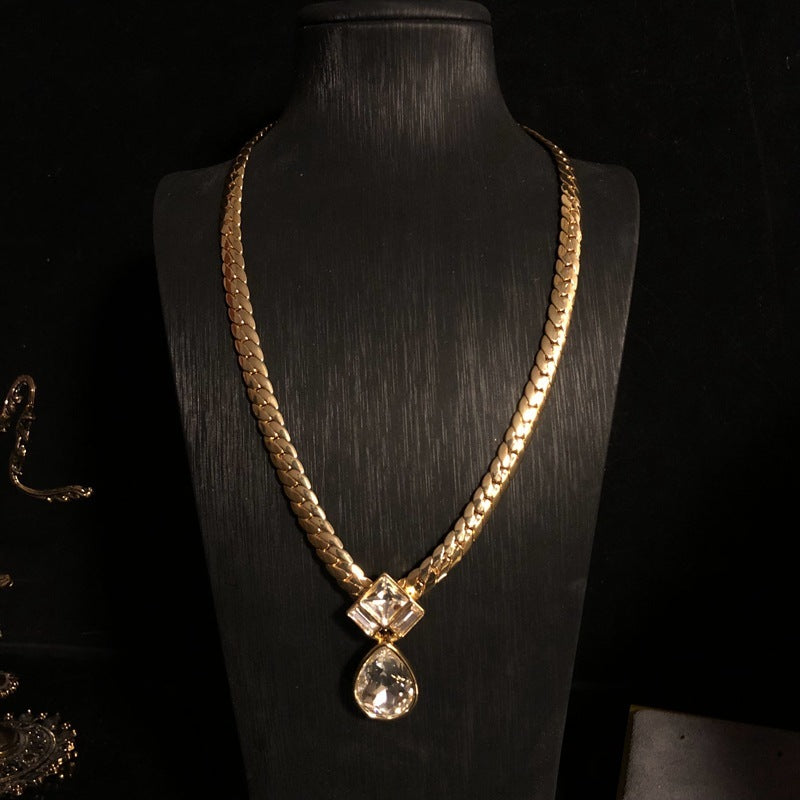 Special Interest Light Luxury Necklace And Earrings Suite