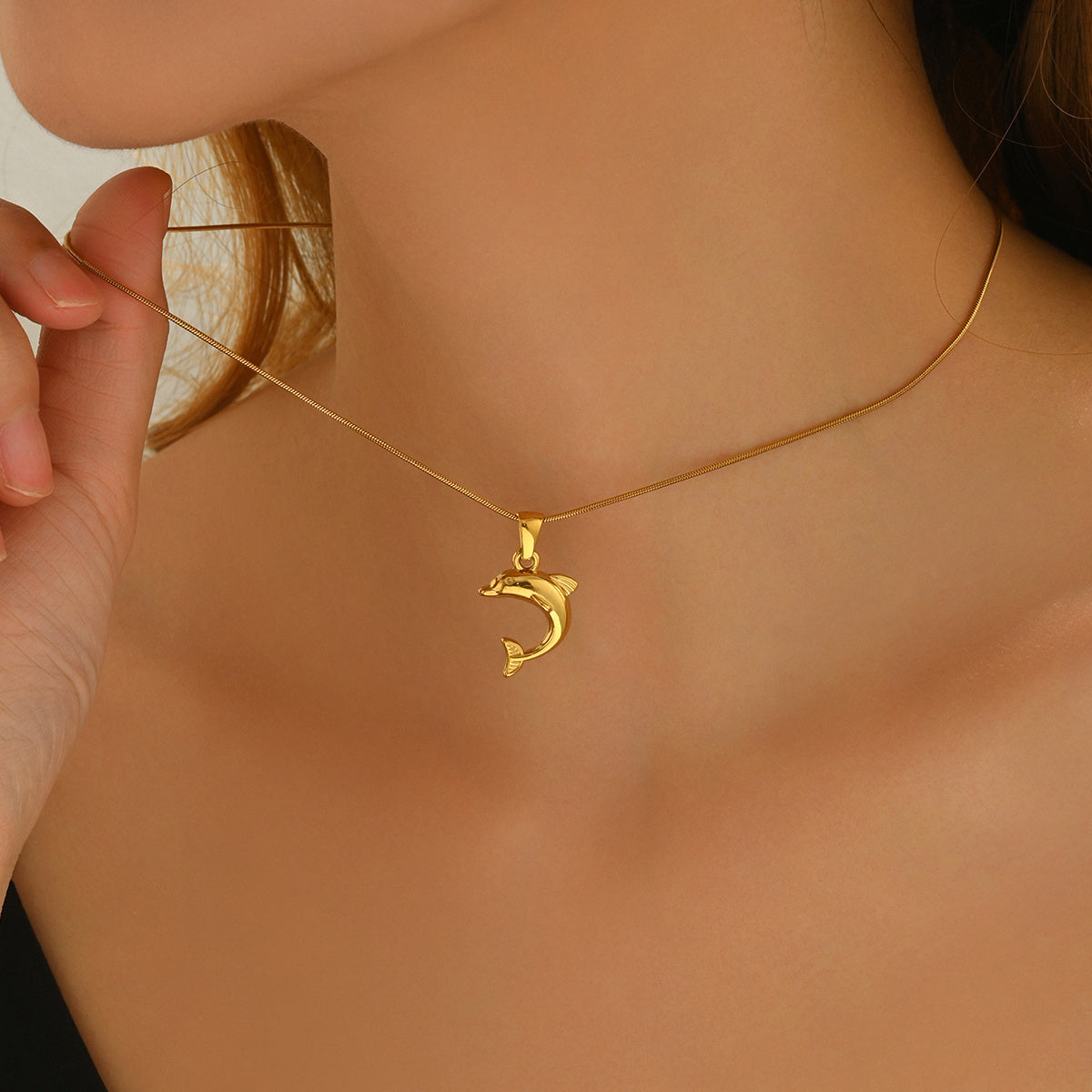 Lxalry 18K Gold Plated Stainless Steel Dolphin Heart Necklace & Earrings Set - Elegant Gift Jewelry, Waterproof & Hypoallergenic, Ideal For Birthday, Anniversary, Valentine's Day & Daily Wear