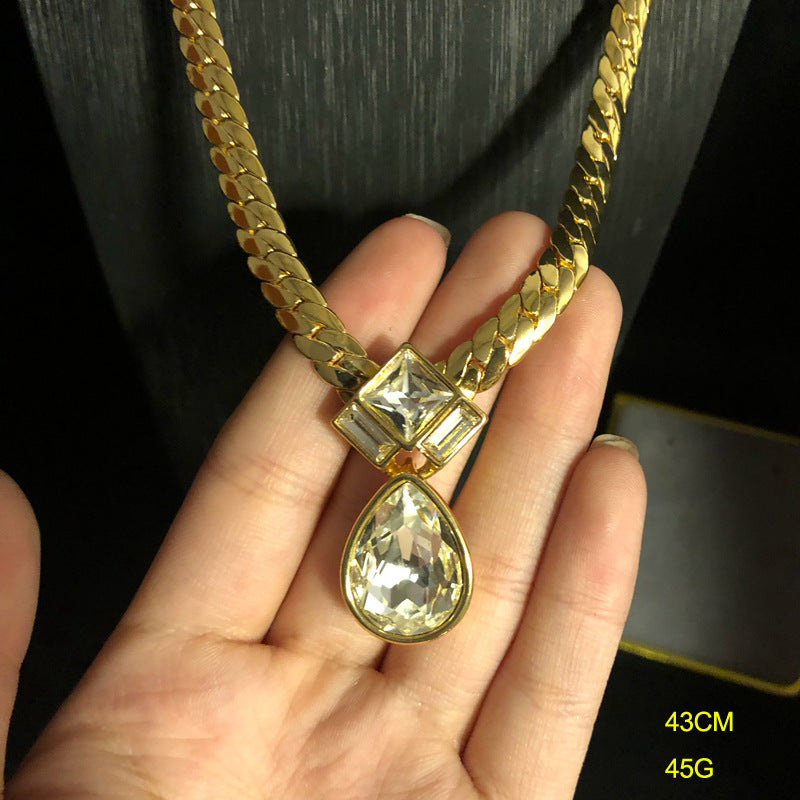 Special Interest Light Luxury Necklace And Earrings Suite