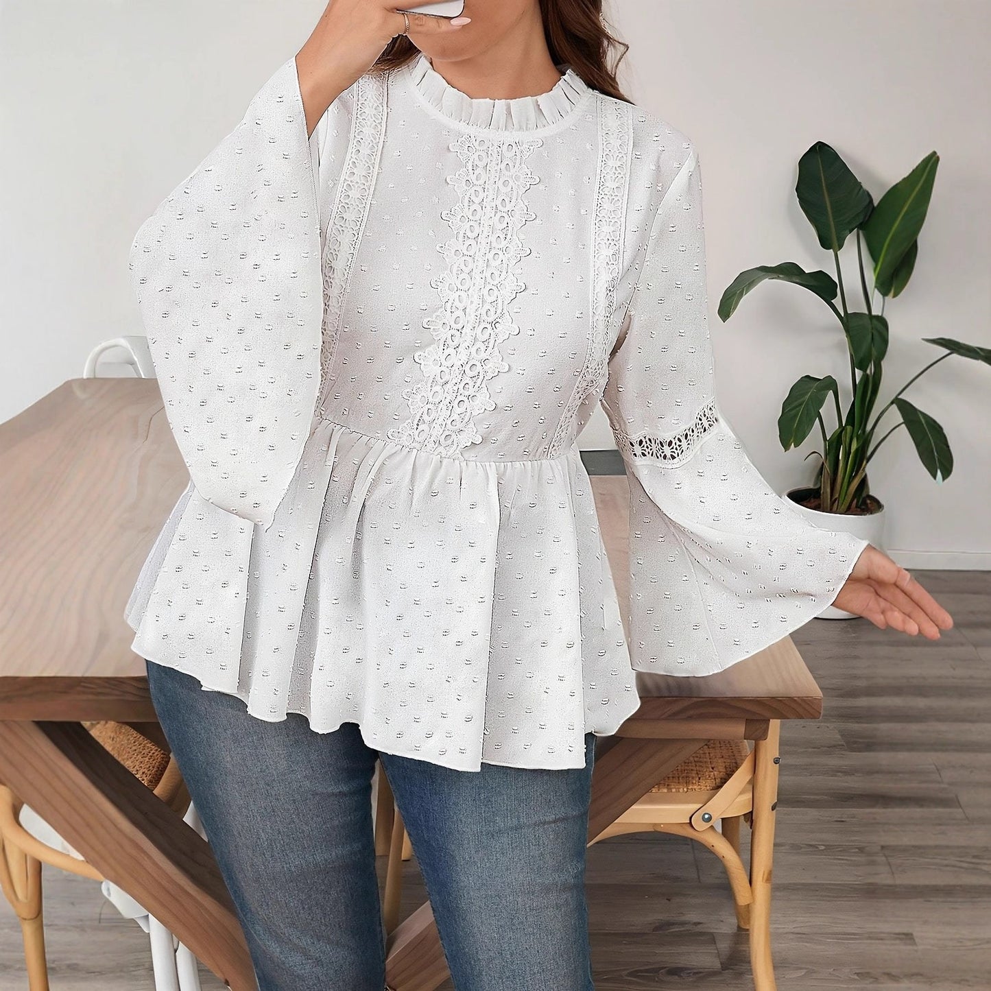 Women's Elegant Solid Color Lace Ruffle Sleeve Casual Fashion Blouses