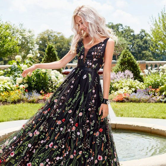 V Sleeveless Embroidered Dress Slim Fit Dresses