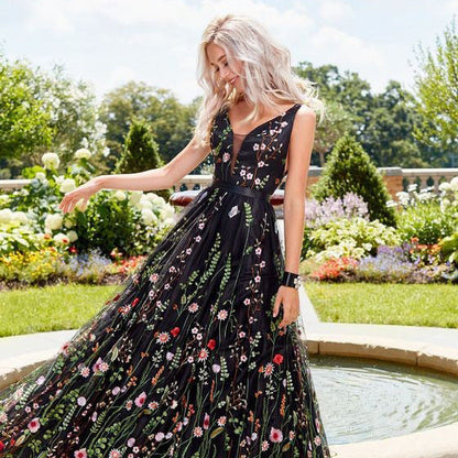 V Sleeveless Embroidered Dress Slim Fit Dresses