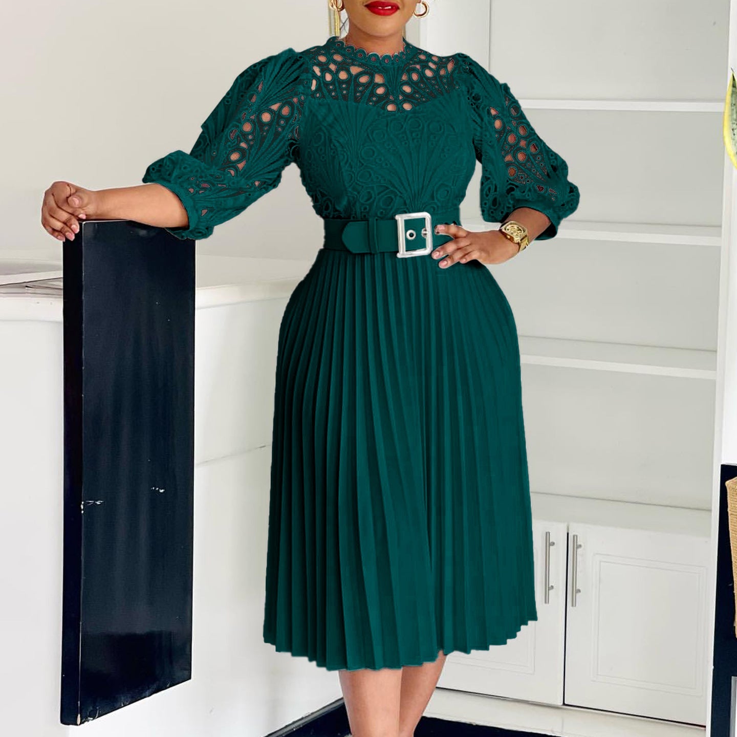 Women's Temperament Pure Color Lace Crocheted Pleated Dresses