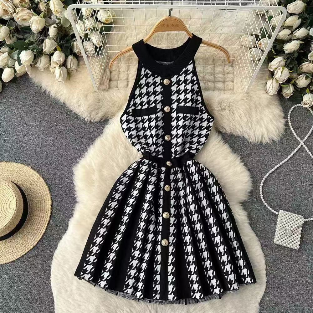 Women's Hot Sleeveless Large Swing Waist Classic Dresses