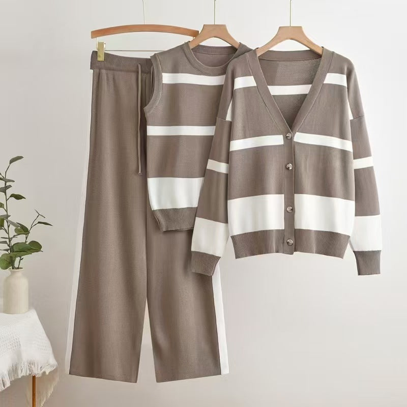 Elegant Striped Sleeveless Inner Match Button Knitted Suits