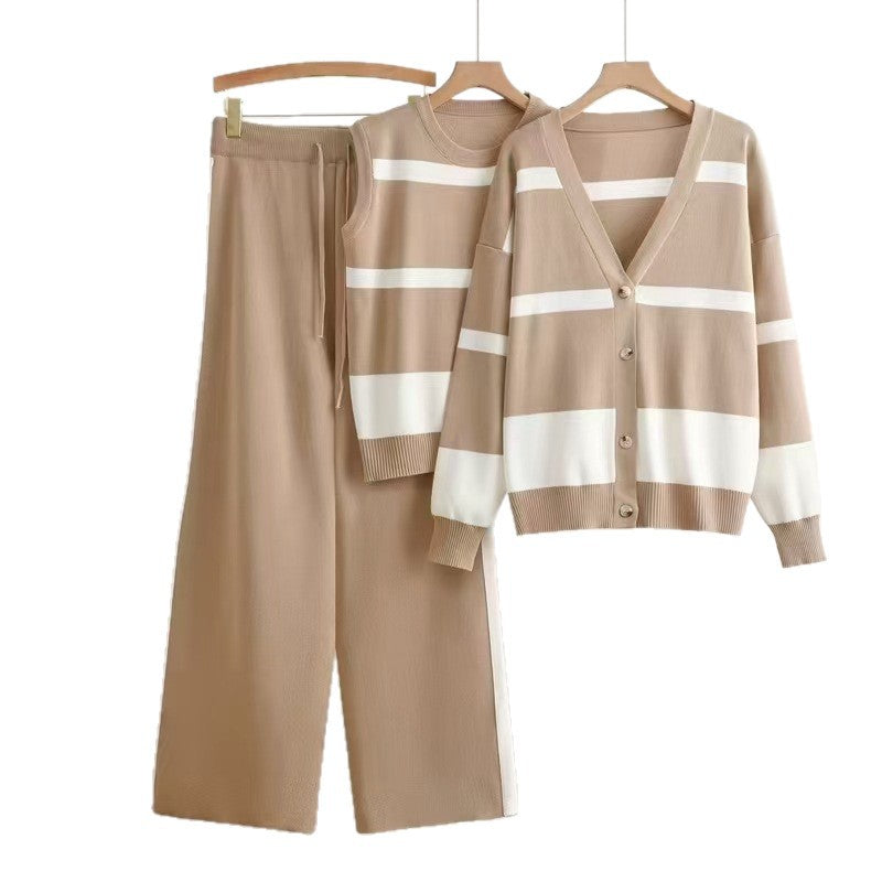 Elegant Striped Sleeveless Inner Match Button Knitted Suits