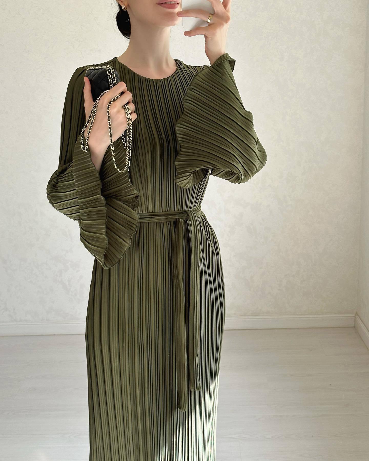 Women's Autumn Dress Elegant Pleated Bell Sleeve Dresses