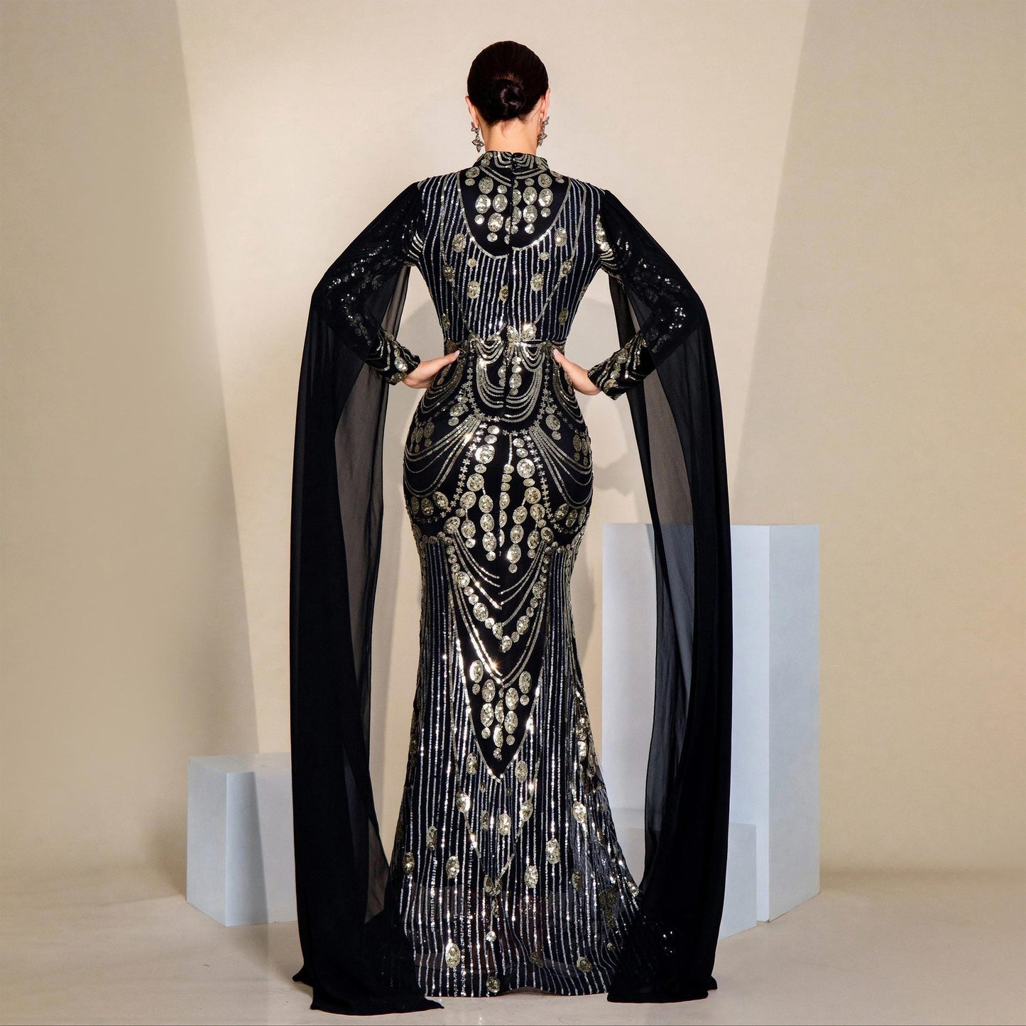 Women's Temperament Sexy Long Sequined Sleeve Round Dresses
