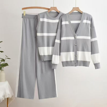 Elegant Striped Sleeveless Inner Match Button Knitted Suits