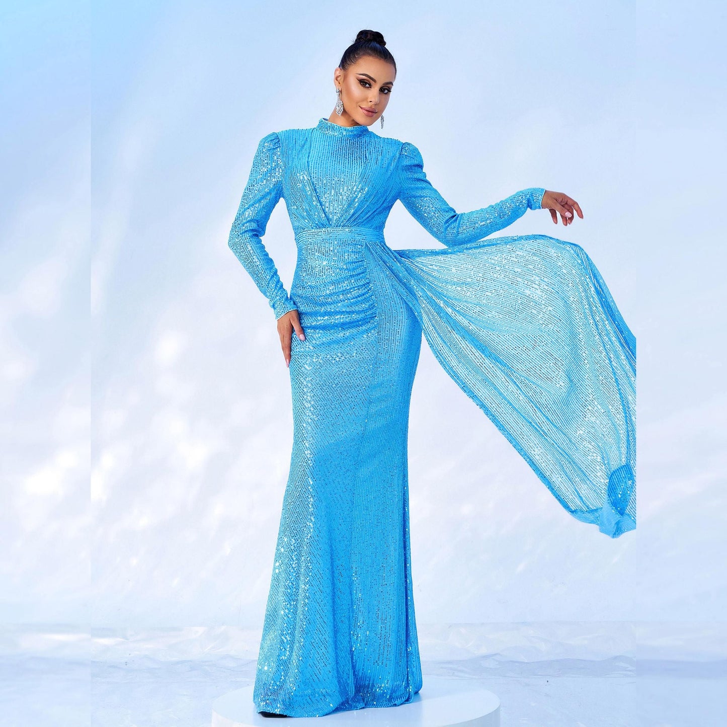 Women's Long Sleeve Temperament Crew Neck Sexy Slim Sequined Dresses