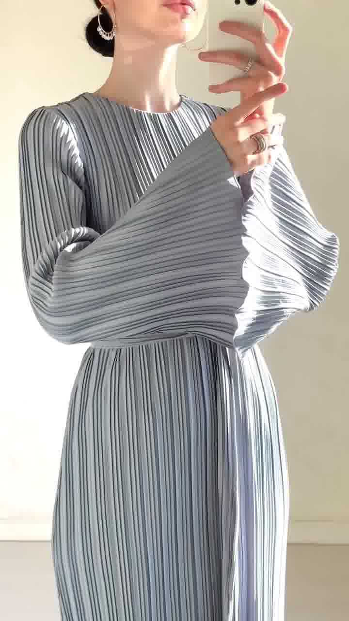 Women's Autumn Dress Elegant Pleated Bell Sleeve Dresses