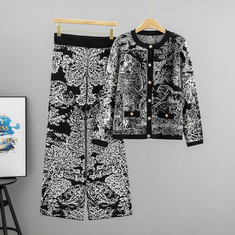Women's Jacquard Landscape Painting Fashionable Knitted Round Suits