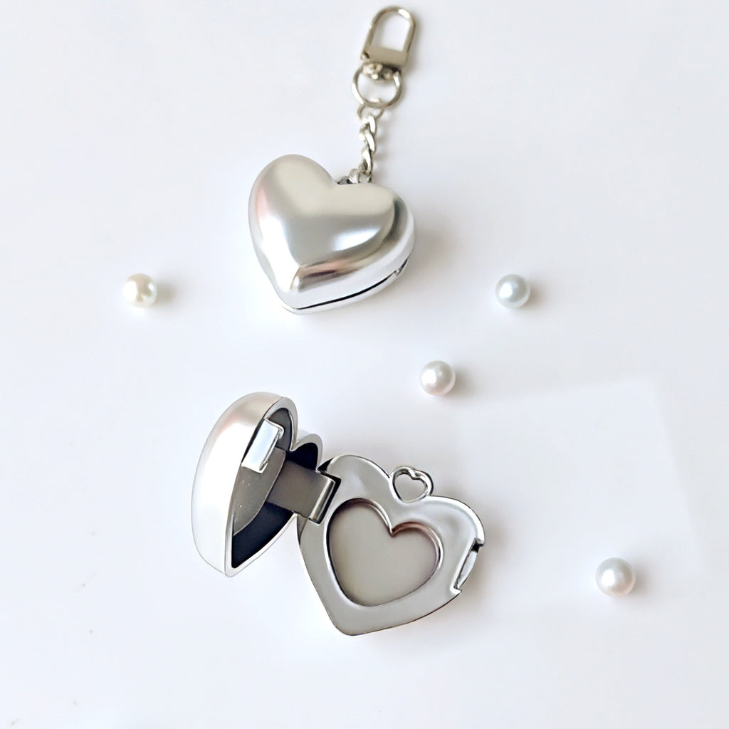 Makeup Blue White Heart Shape Key Chain New