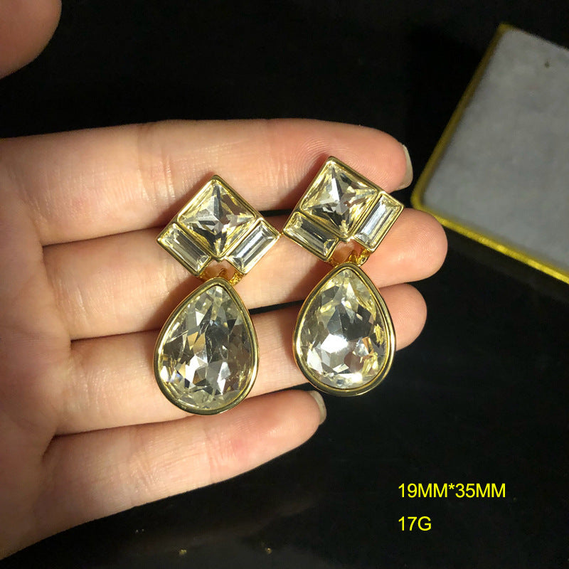 Special Interest Light Luxury Necklace And Earrings Suite