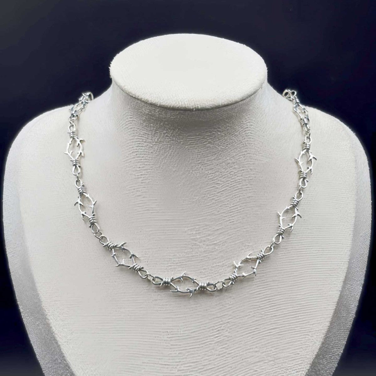 Gothic Punk Thorns And Thorns Necklace Clavicle Chain