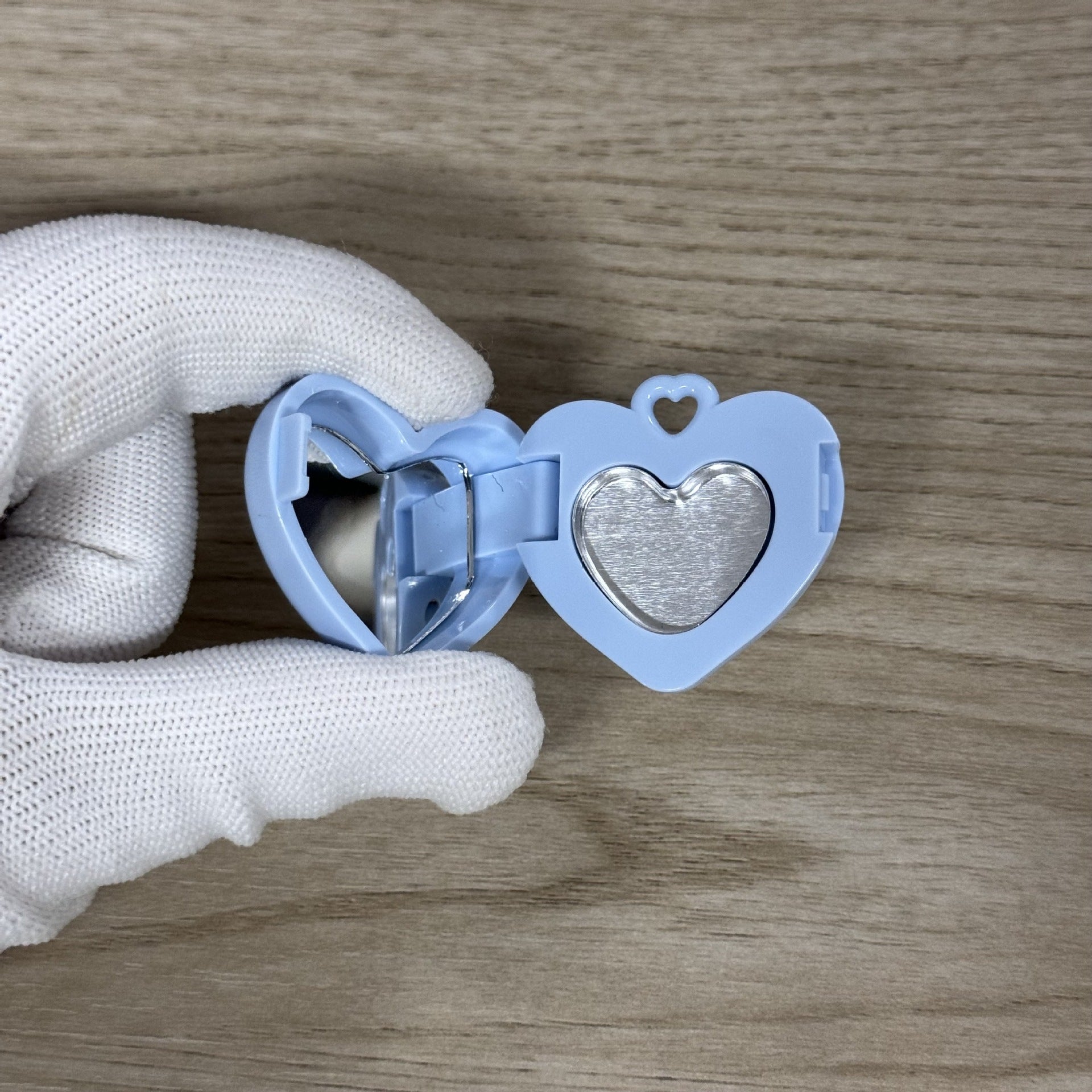 Makeup Blue White Heart Shape Key Chain New