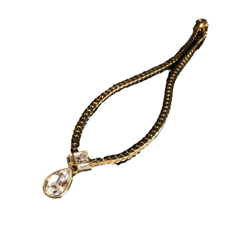 Special Interest Light Luxury Necklace And Earrings Suite